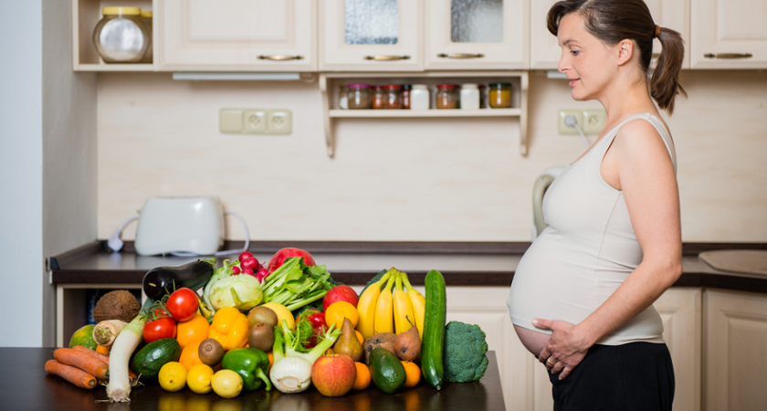 Alimentação saudável na gestação: o que comer para garantir a saúde do bebê?